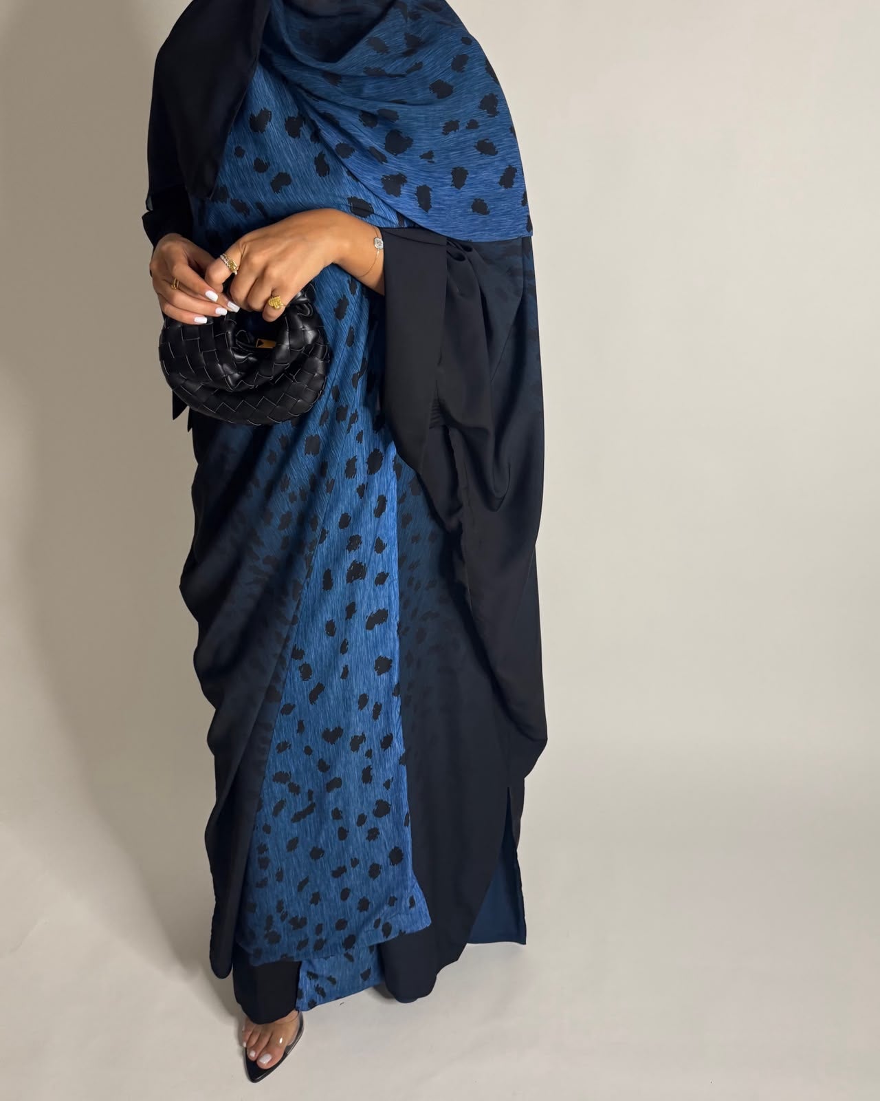 A670 - Blue/ Black Ombre Deer Pattern Bisht Cut Abaya with Matching Ombre Head Scarf