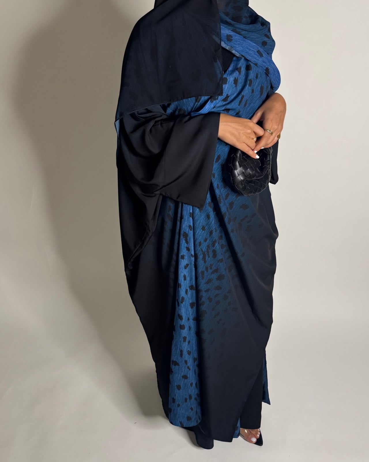 A670 - Blue/ Black Ombre Deer Pattern Bisht Cut Abaya with Matching Ombre Head Scarf