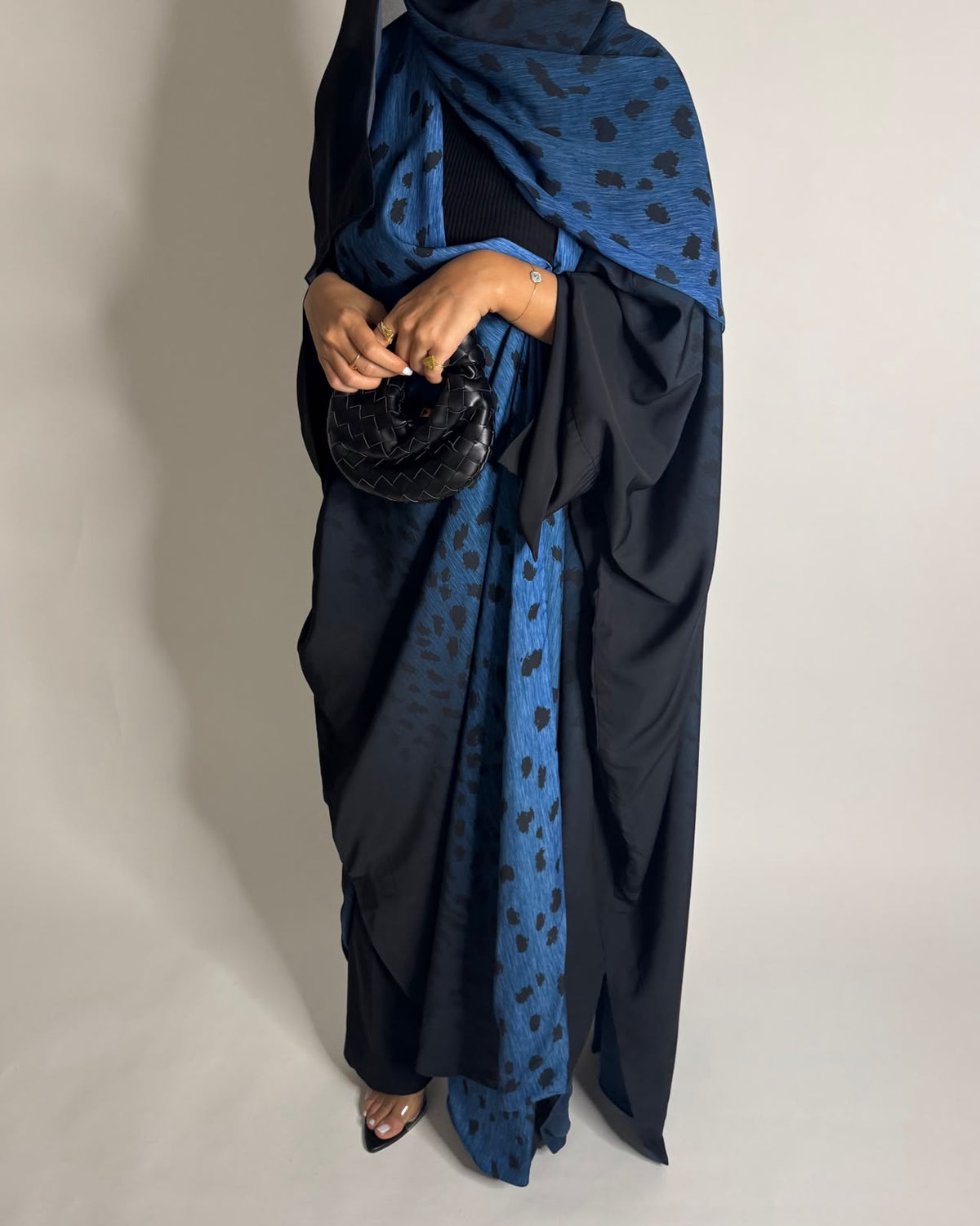 A670 - Blue/ Black Ombre Deer Pattern Bisht Cut Abaya with Matching Ombre Head Scarf