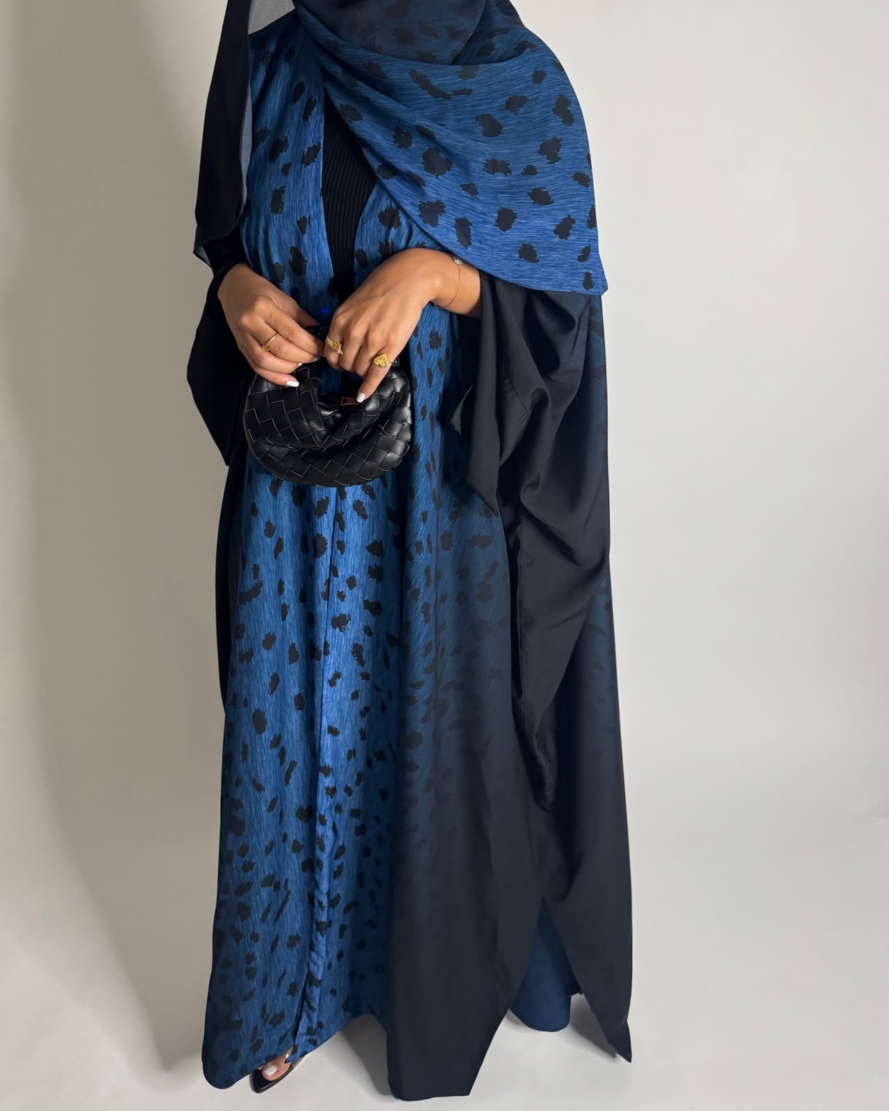 A670 - Blue/ Black Ombre Deer Pattern Bisht Cut Abaya with Matching Ombre Head Scarf