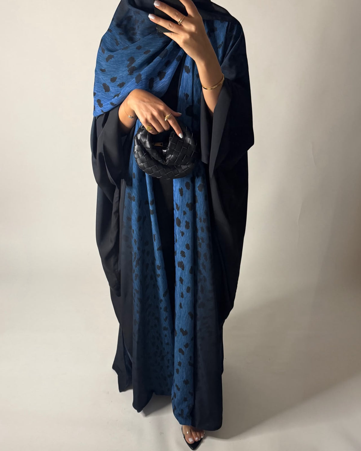 A670 - Blue/ Black Ombre Deer Pattern Bisht Cut Abaya with Matching Ombre Head Scarf