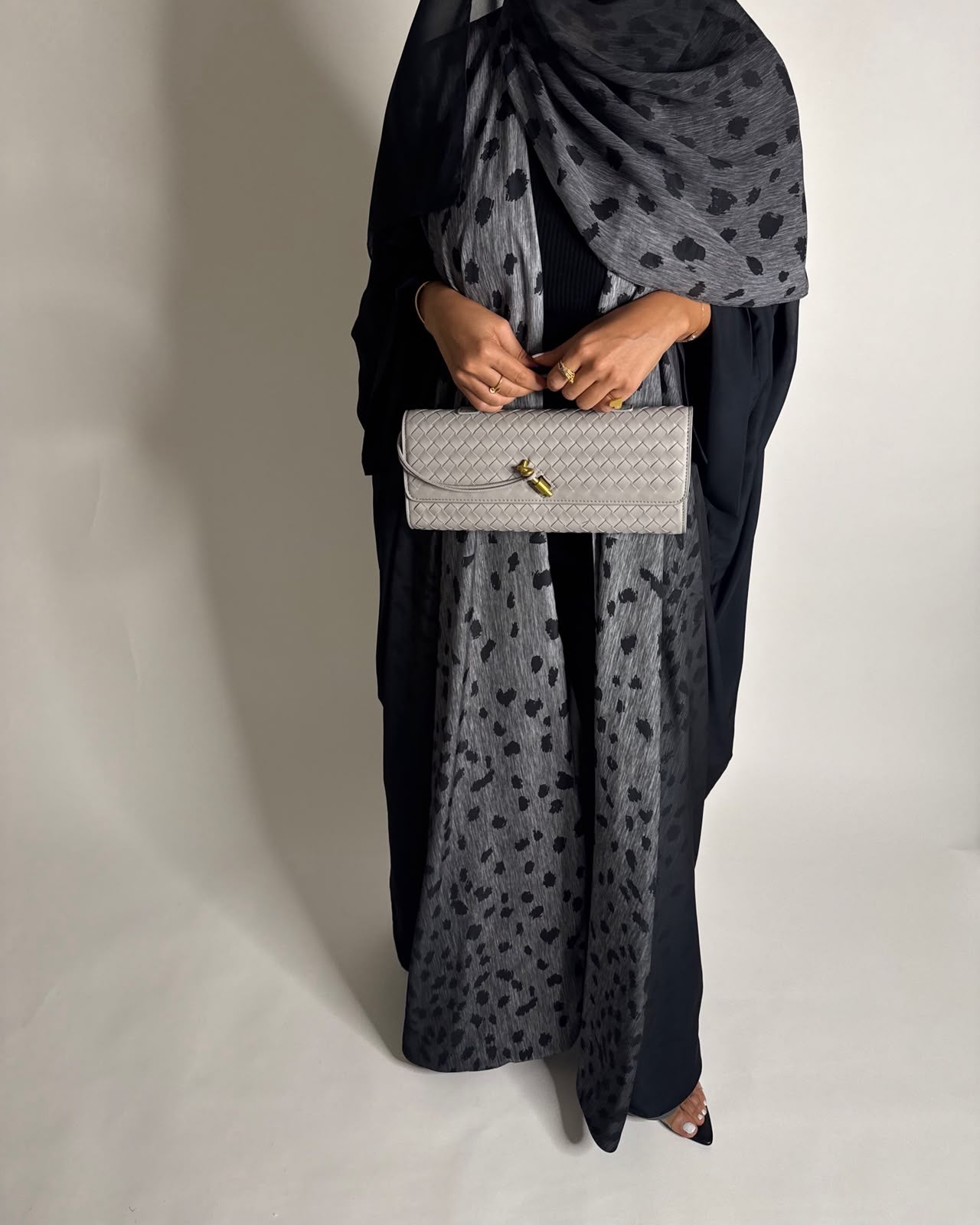 A671 - Gray/ Black Ombre Deer Pattern Bisht Cut Abaya with Matching Ombre Head Scarf