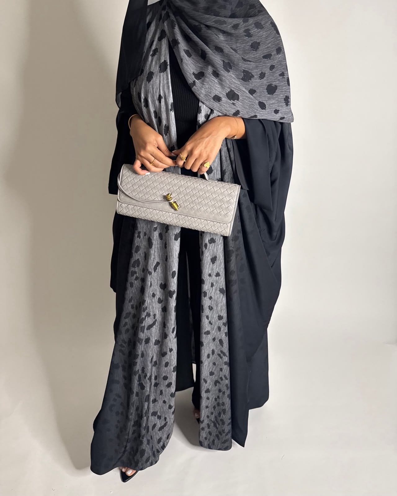 A671 - Gray/ Black Ombre Deer Pattern Bisht Cut Abaya with Matching Ombre Head Scarf