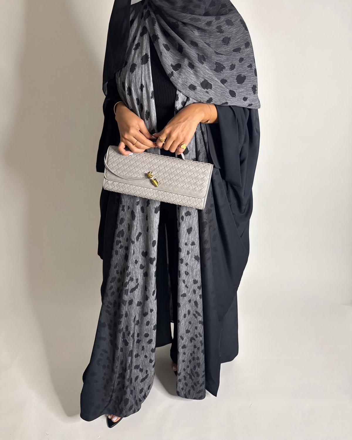 A671 - Gray/ Black Ombre Deer Pattern Bisht Cut Abaya with Matching Ombre Head Scarf