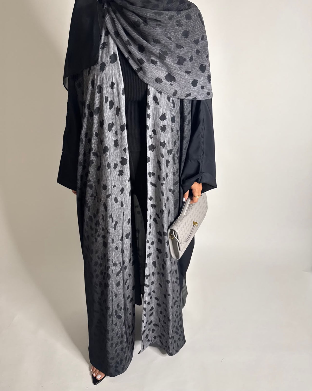 A671 - Gray/ Black Ombre Deer Pattern Bisht Cut Abaya with Matching Ombre Head Scarf