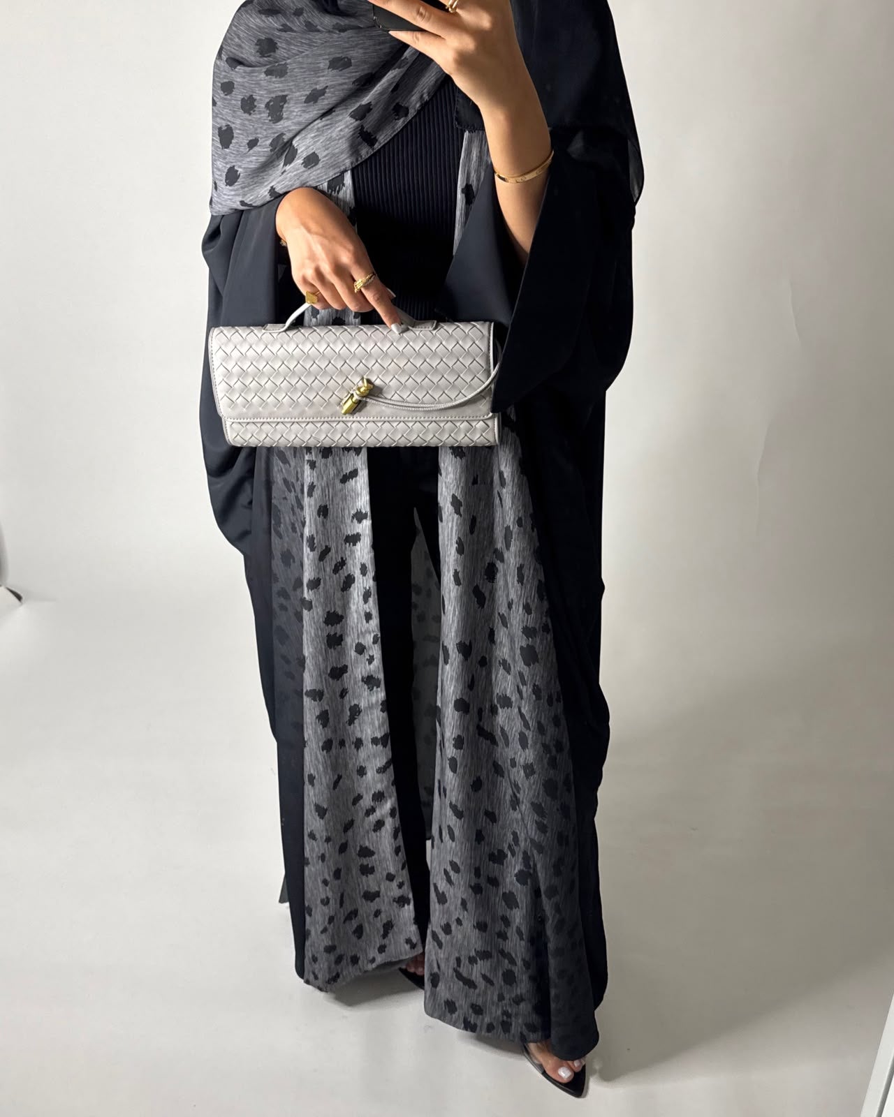 A671 - Gray/ Black Ombre Deer Pattern Bisht Cut Abaya with Matching Ombre Head Scarf
