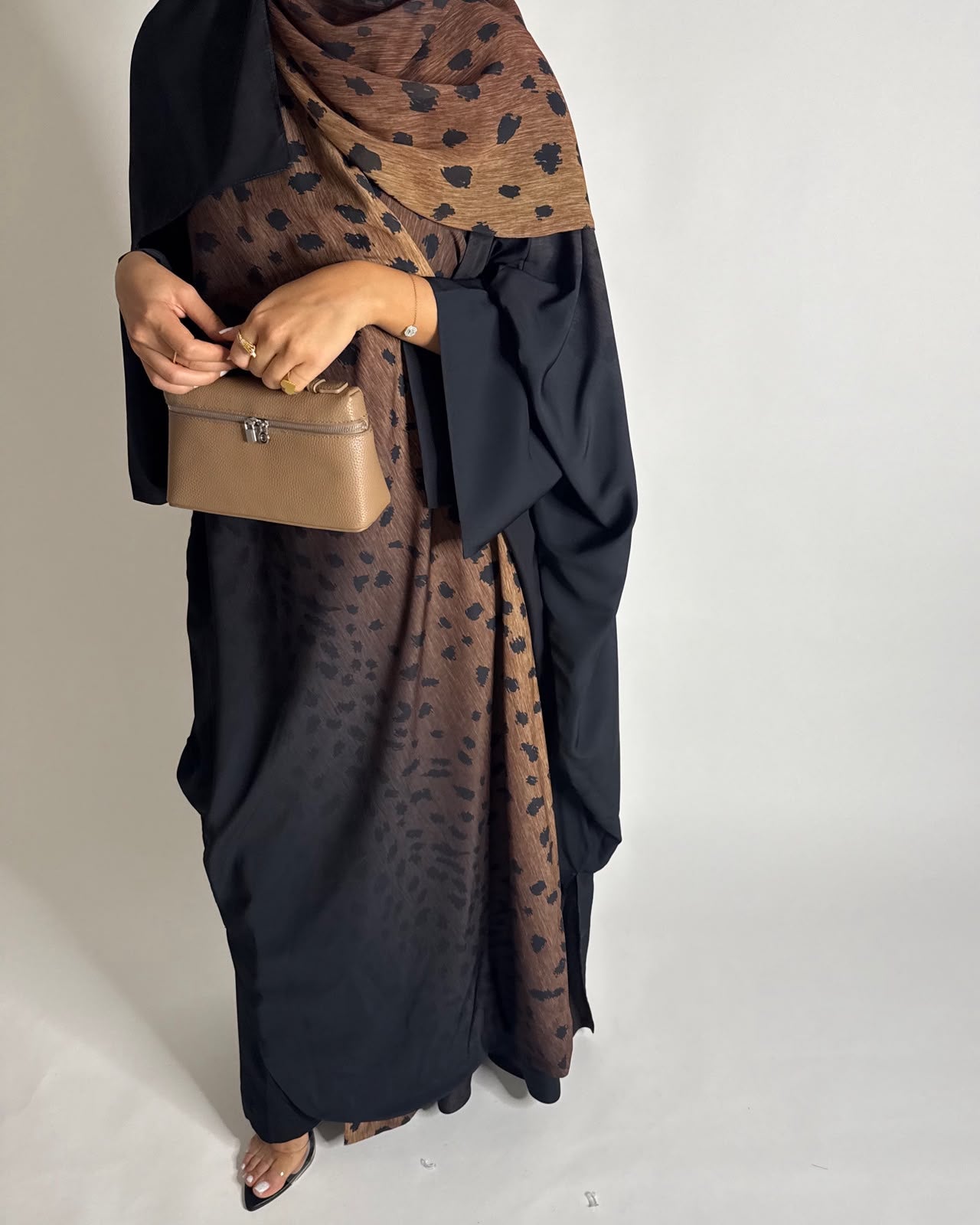 A669 - Brown/ Black Ombre Deer Pattern Bisht Cut Abaya with Matching Ombre Head Scarf