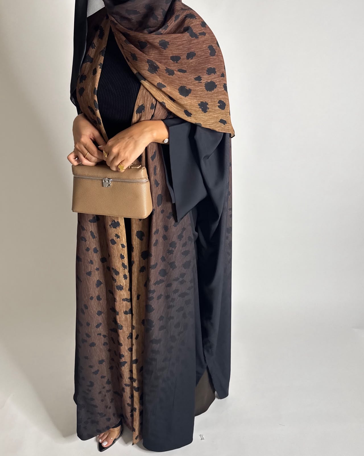 A669 - Brown/ Black Ombre Deer Pattern Bisht Cut Abaya with Matching Ombre Head Scarf