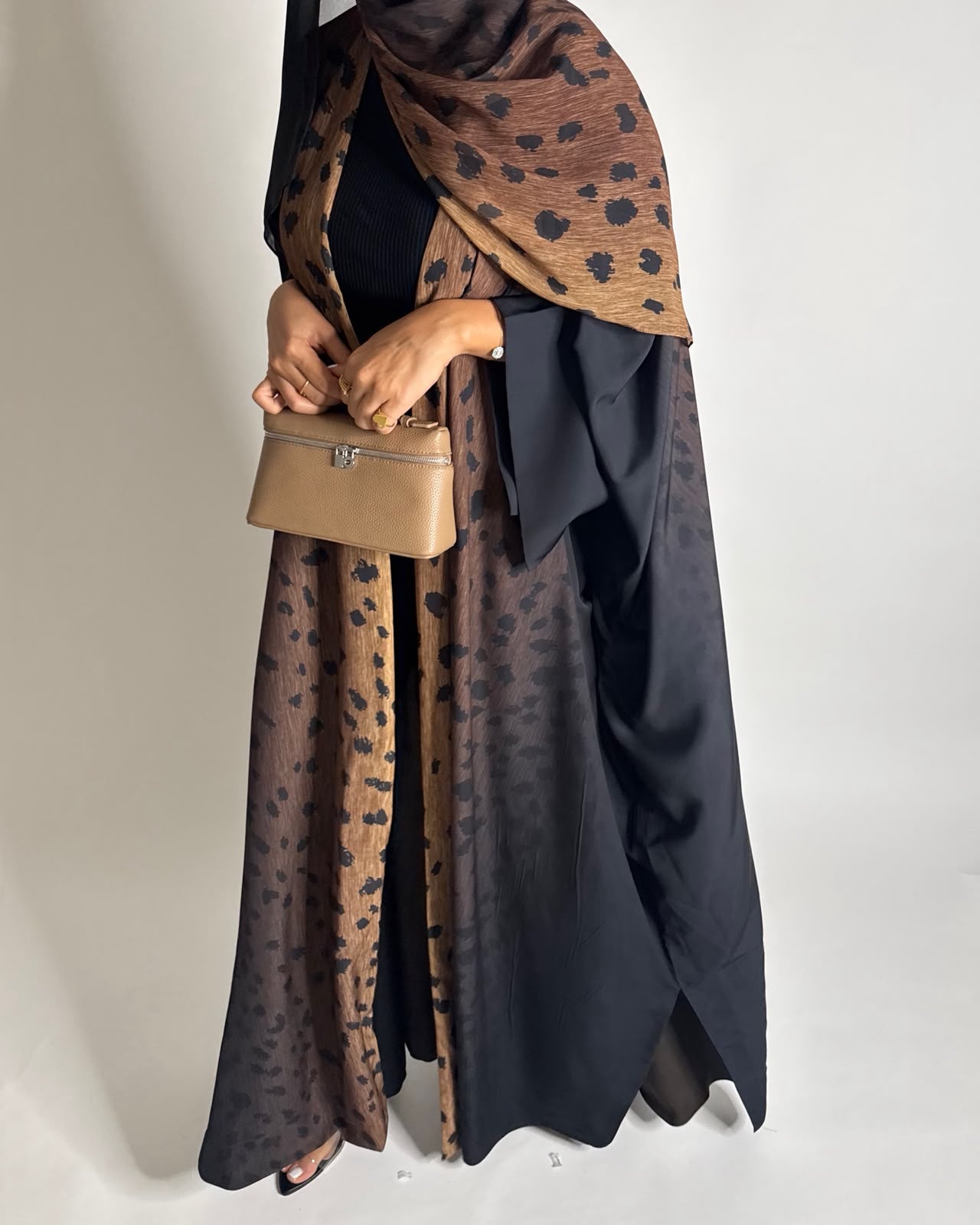 A669 - Brown/ Black Ombre Deer Pattern Bisht Cut Abaya with Matching Ombre Head Scarf