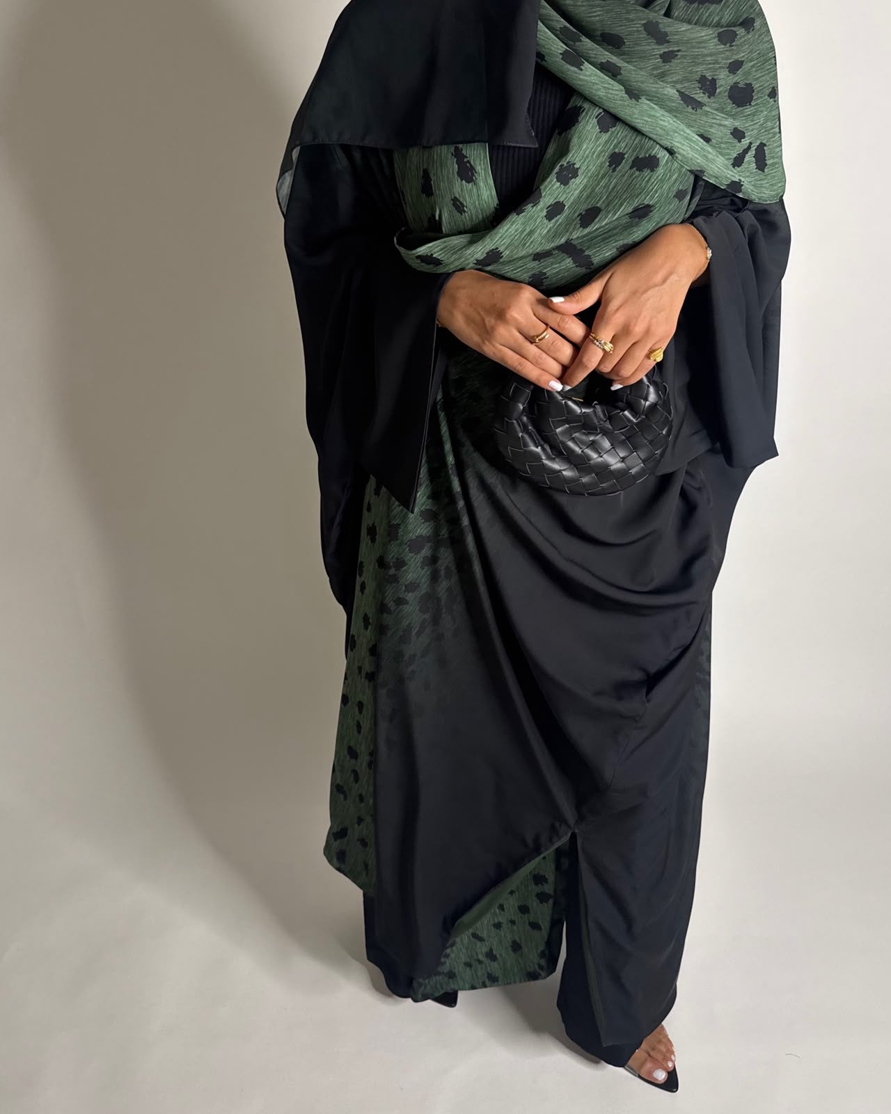 A672 - Green/ Black Ombre Deer Pattern Bisht Cut Abaya with Matching Ombre Head Scarf