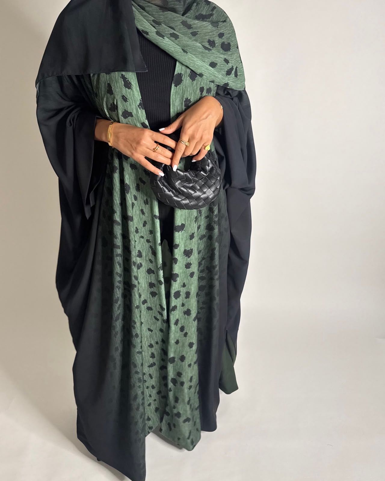 A672 - Green/ Black Ombre Deer Pattern Bisht Cut Abaya with Matching Ombre Head Scarf