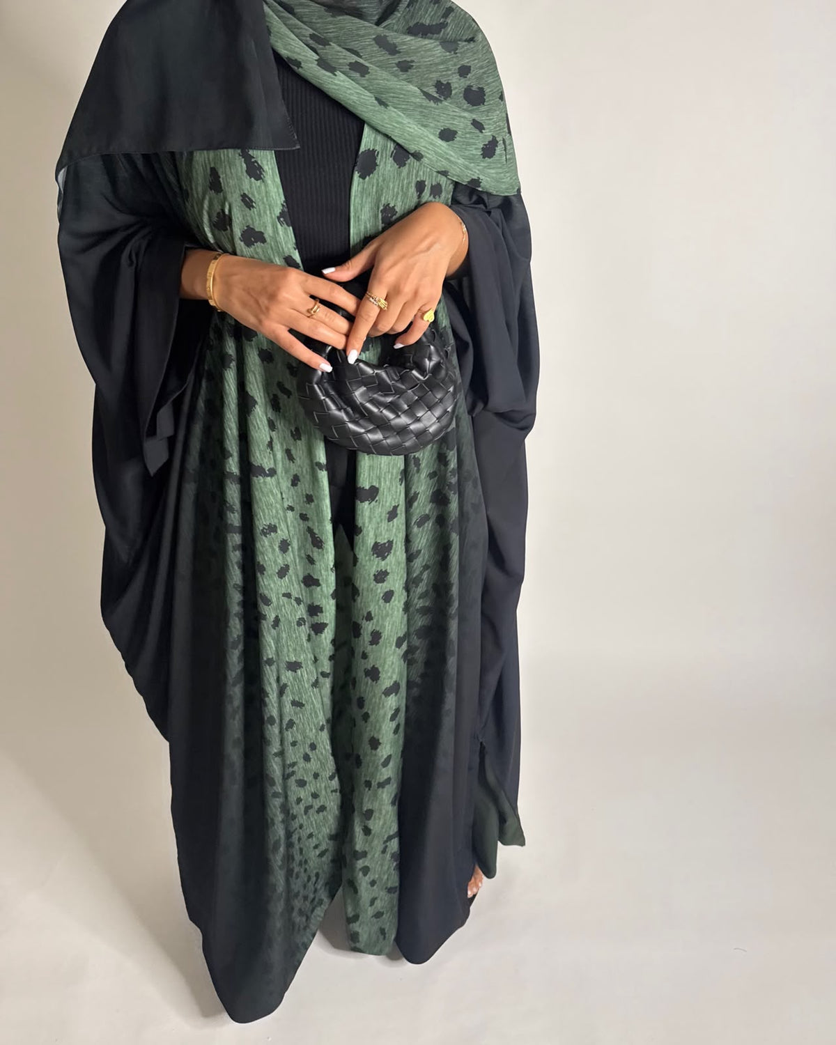 A672 - Green/ Black Ombre Deer Pattern Bisht Cut Abaya with Matching Ombre Head Scarf