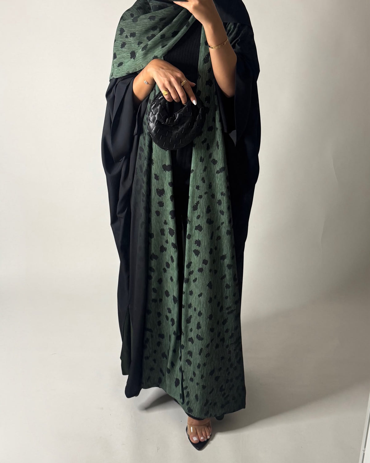 A672 - Green/ Black Ombre Deer Pattern Bisht Cut Abaya with Matching Ombre Head Scarf