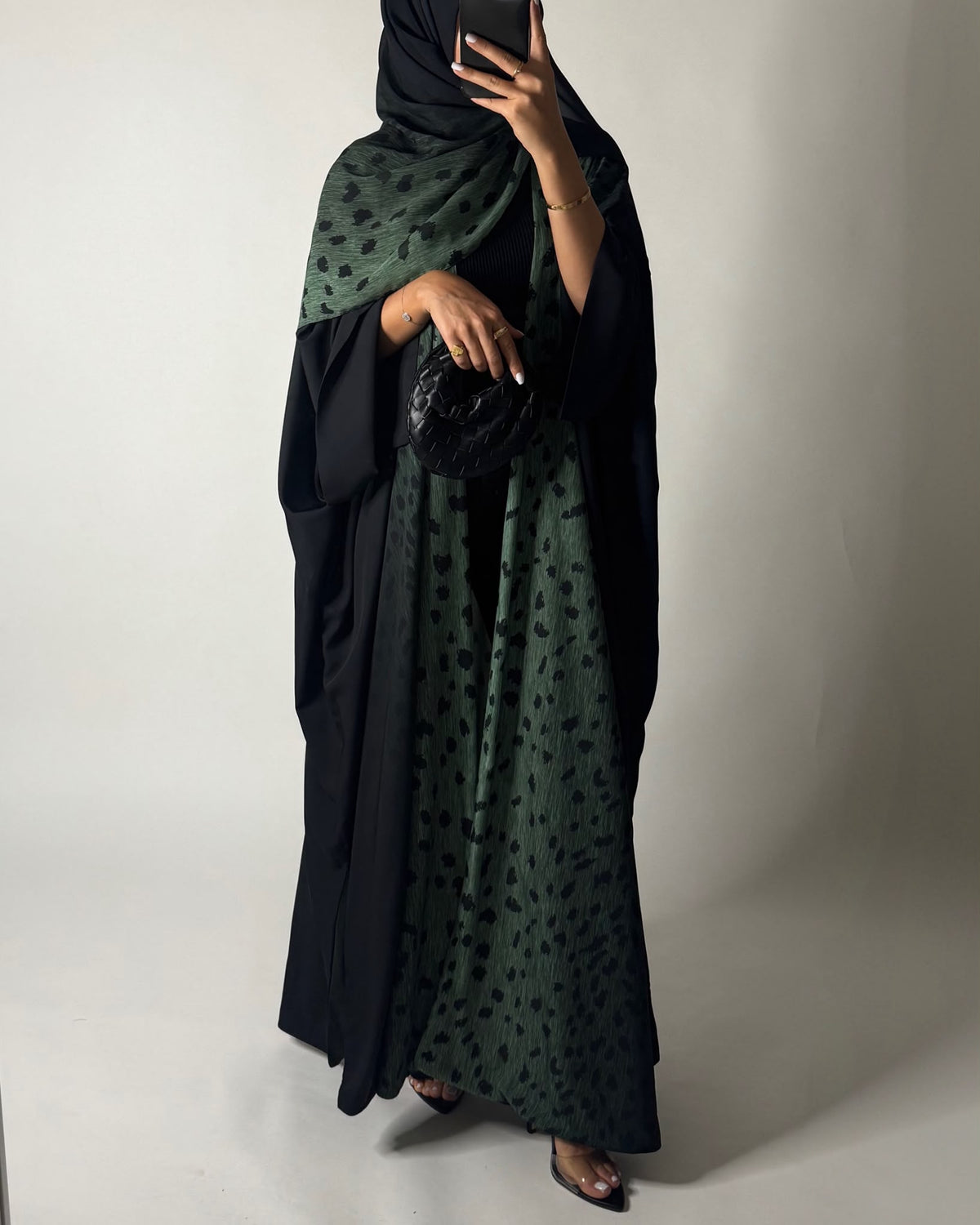A672 - Green/ Black Ombre Deer Pattern Bisht Cut Abaya with Matching Ombre Head Scarf