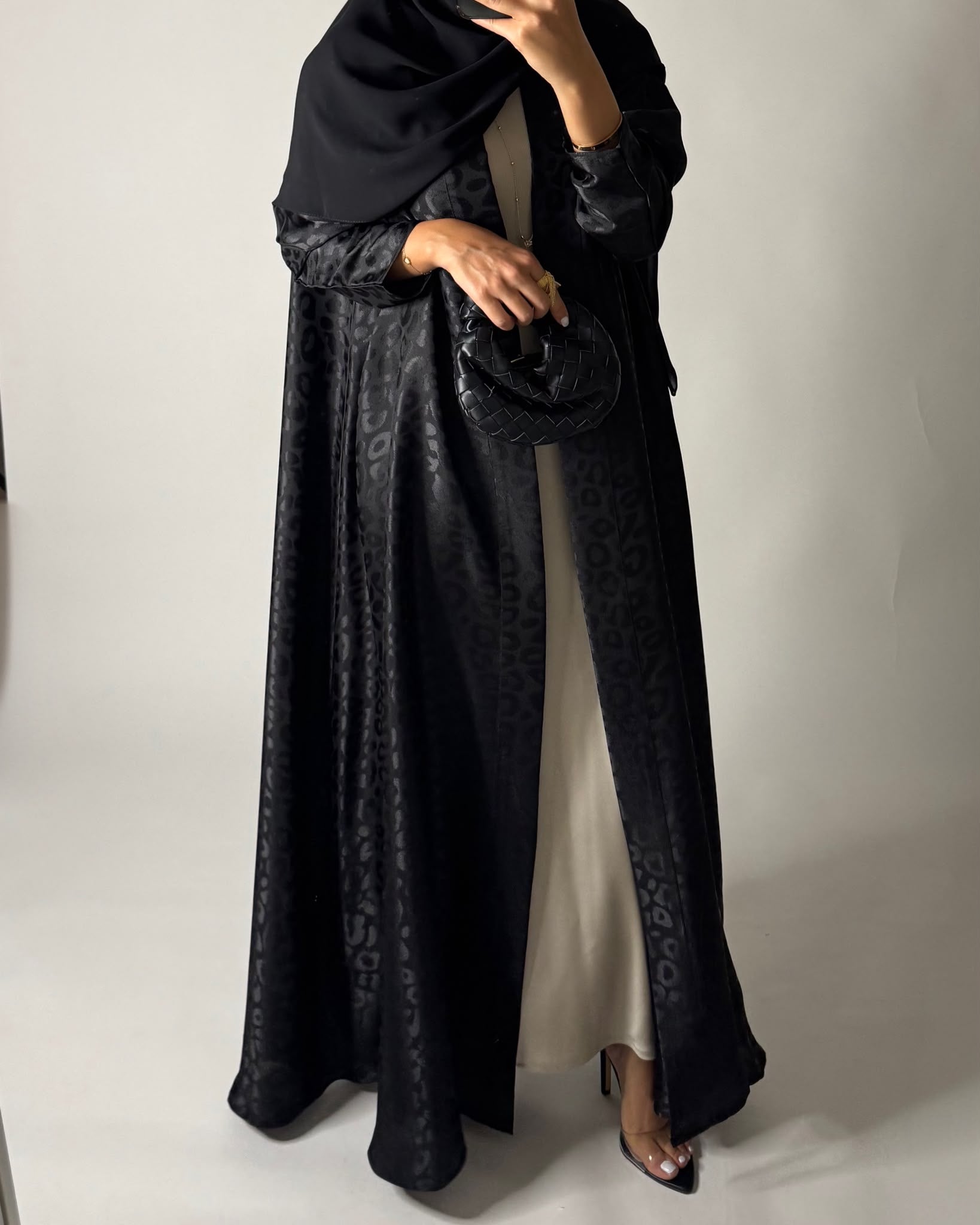 A673 - Black Leopard Pattern A-CUT Wrap Abaya & Head Scarf