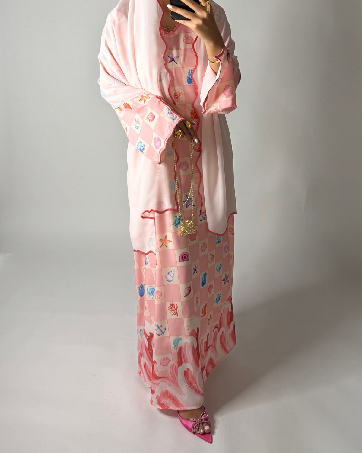 A678 - Shades of Pink Waves Checkered Jalabiya & Matching Head Scarf