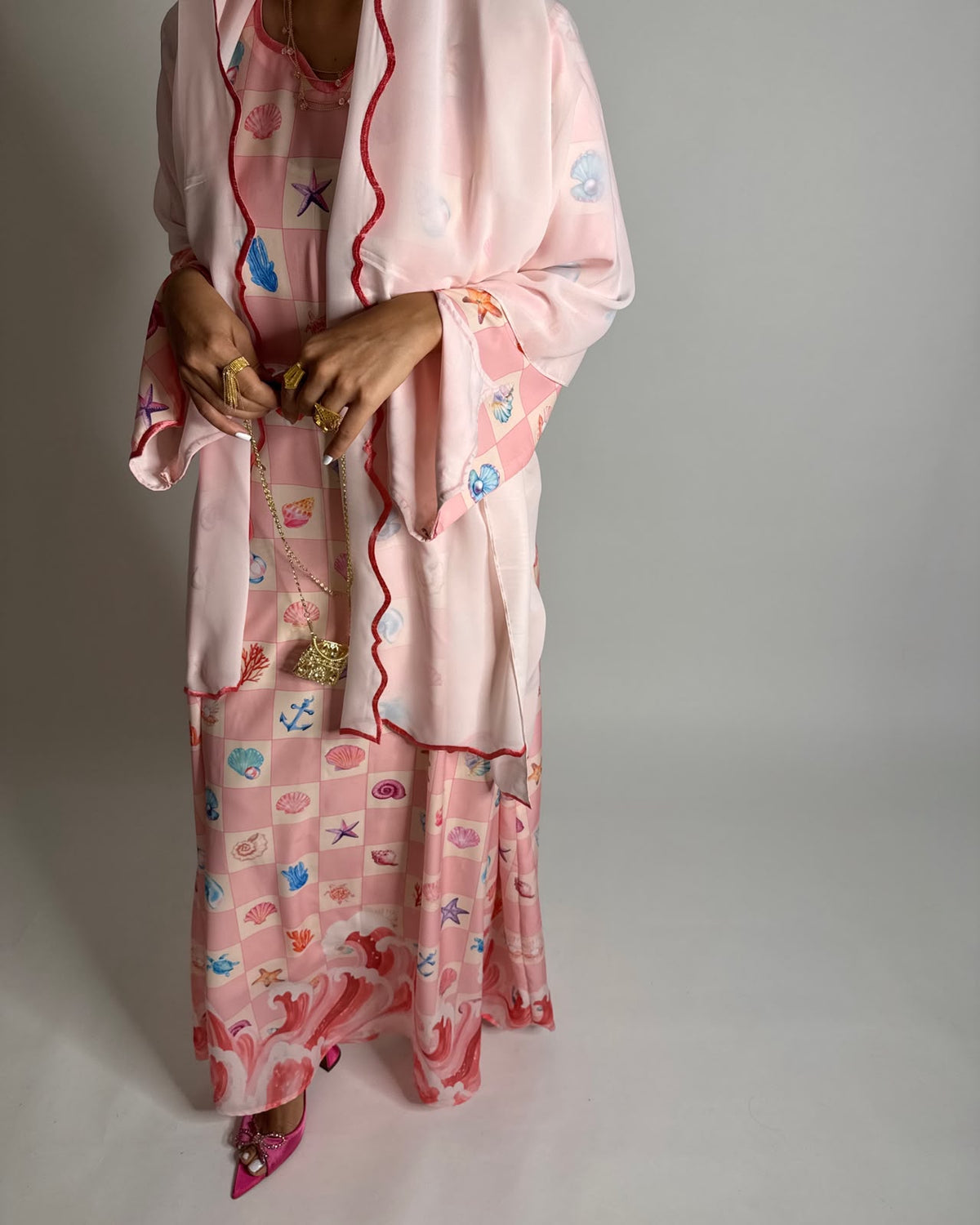 A678 - Shades of Pink Waves Checkered Jalabiya & Matching Head Scarf