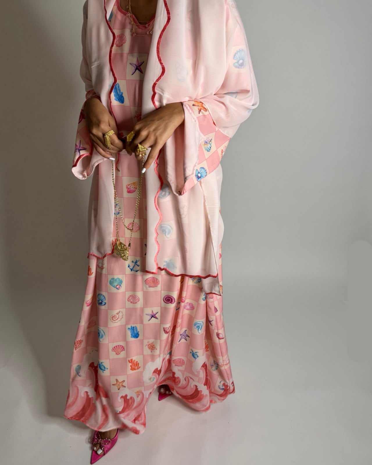 A678 - Shades of Pink Waves Checkered Jalabiya & Matching Head Scarf