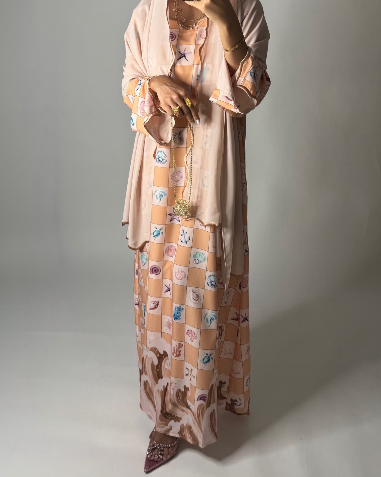 A677 - Peach & Beige Waves Checkered Jalabiya & Matching Head Scarf