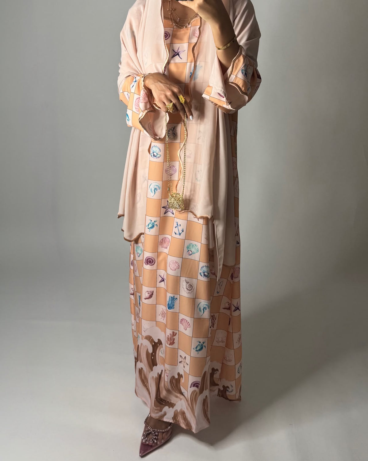 A677 - Peach & Beige Waves Checkered Jalabiya & Matching Head Scarf