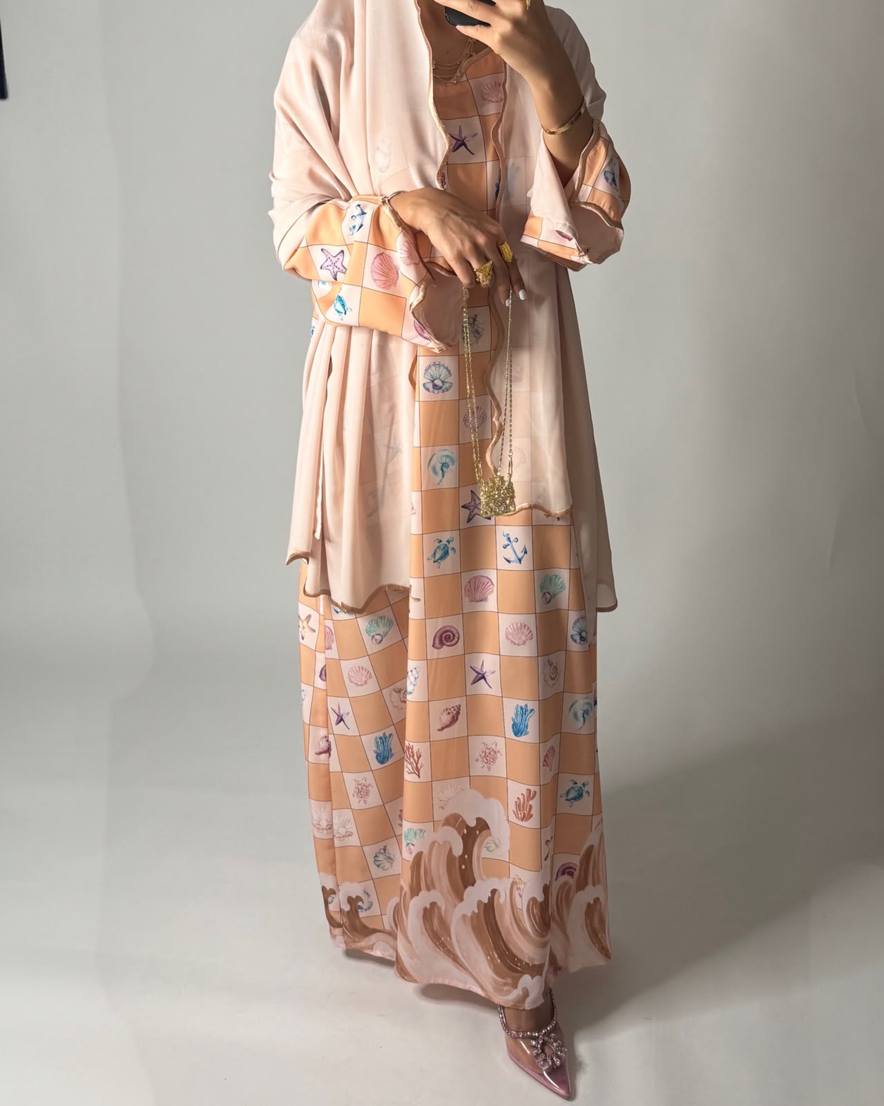 A677 - Peach & Beige Waves Checkered Jalabiya & Matching Head Scarf