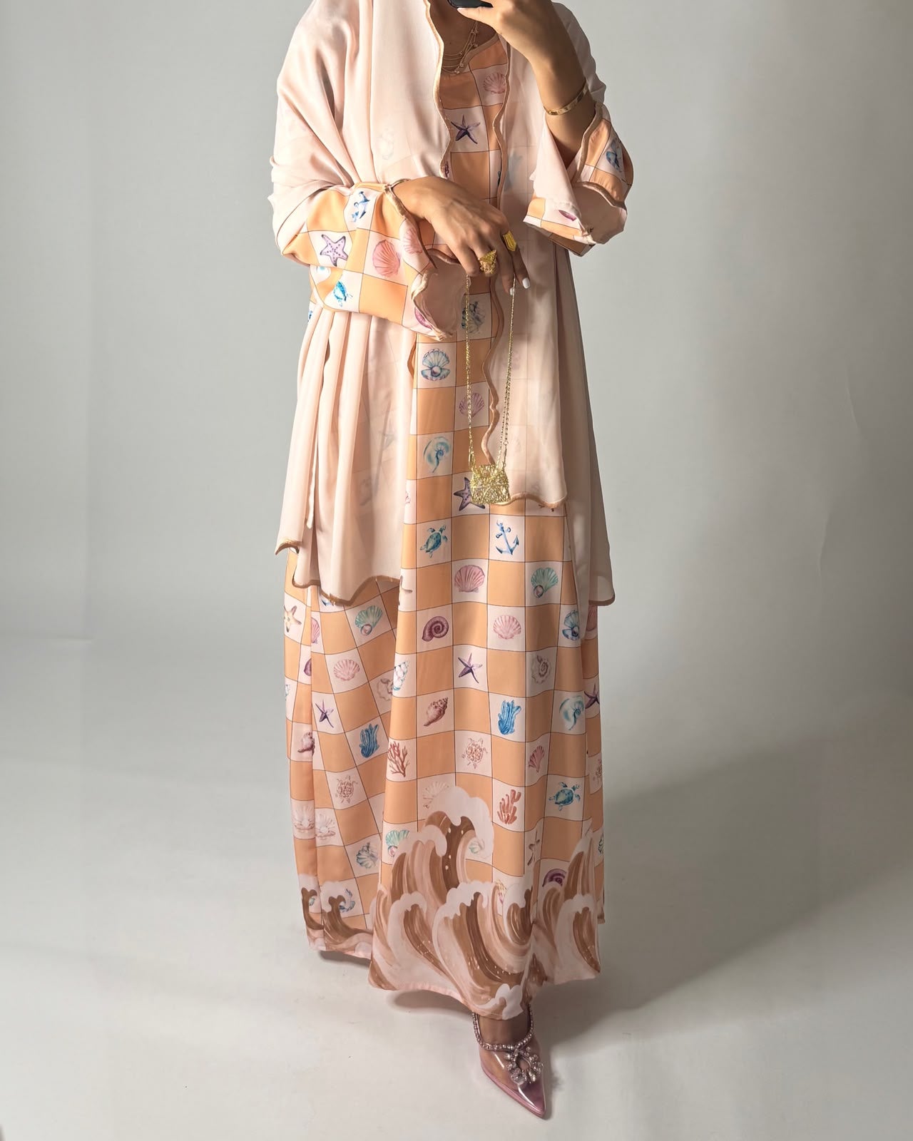 A677 - Peach & Beige Waves Checkered Jalabiya & Matching Head Scarf