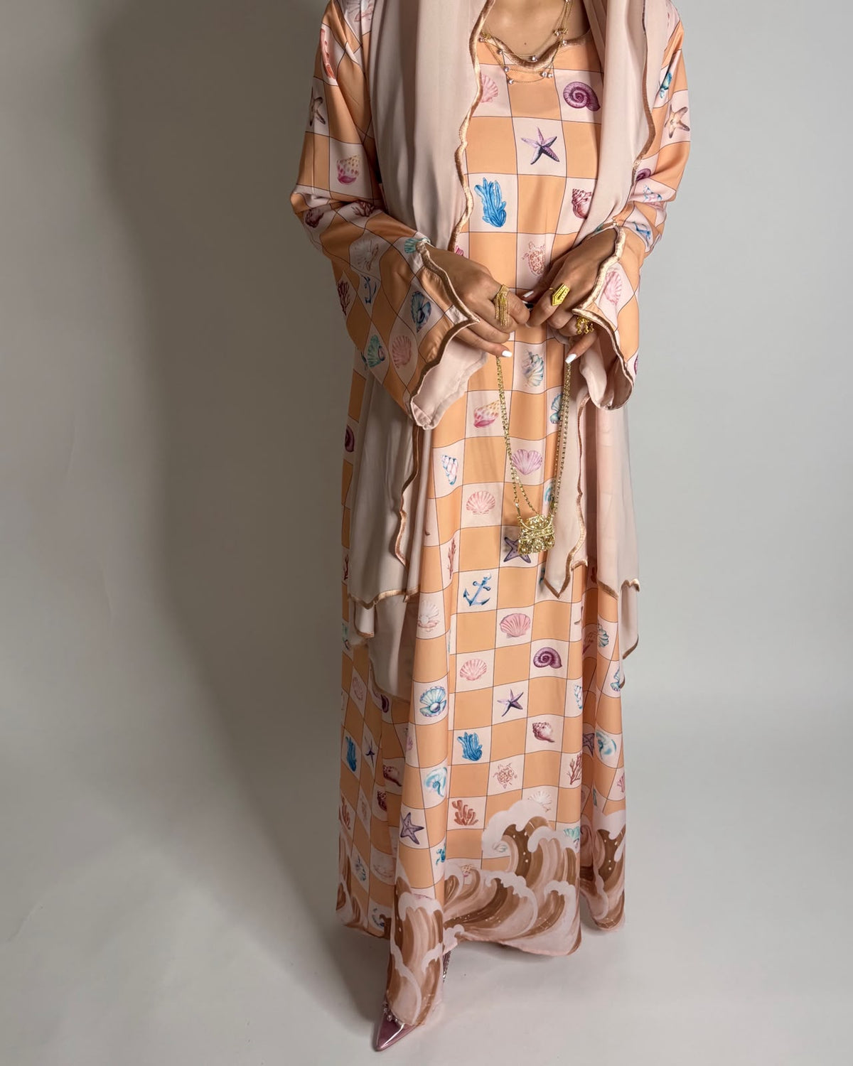 A677 - Peach & Beige Waves Checkered Jalabiya & Matching Head Scarf