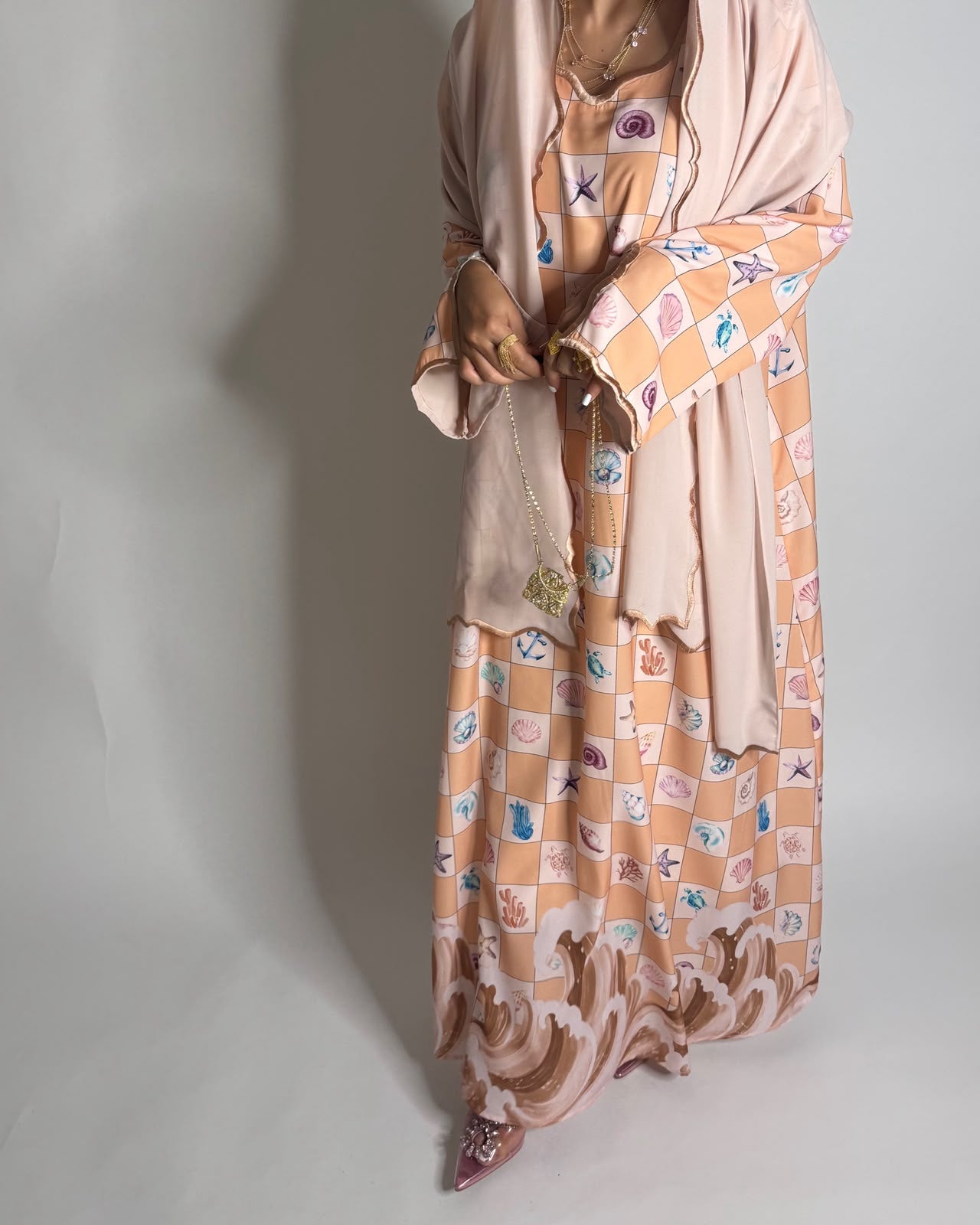 A677 - Peach & Beige Waves Checkered Jalabiya & Matching Head Scarf