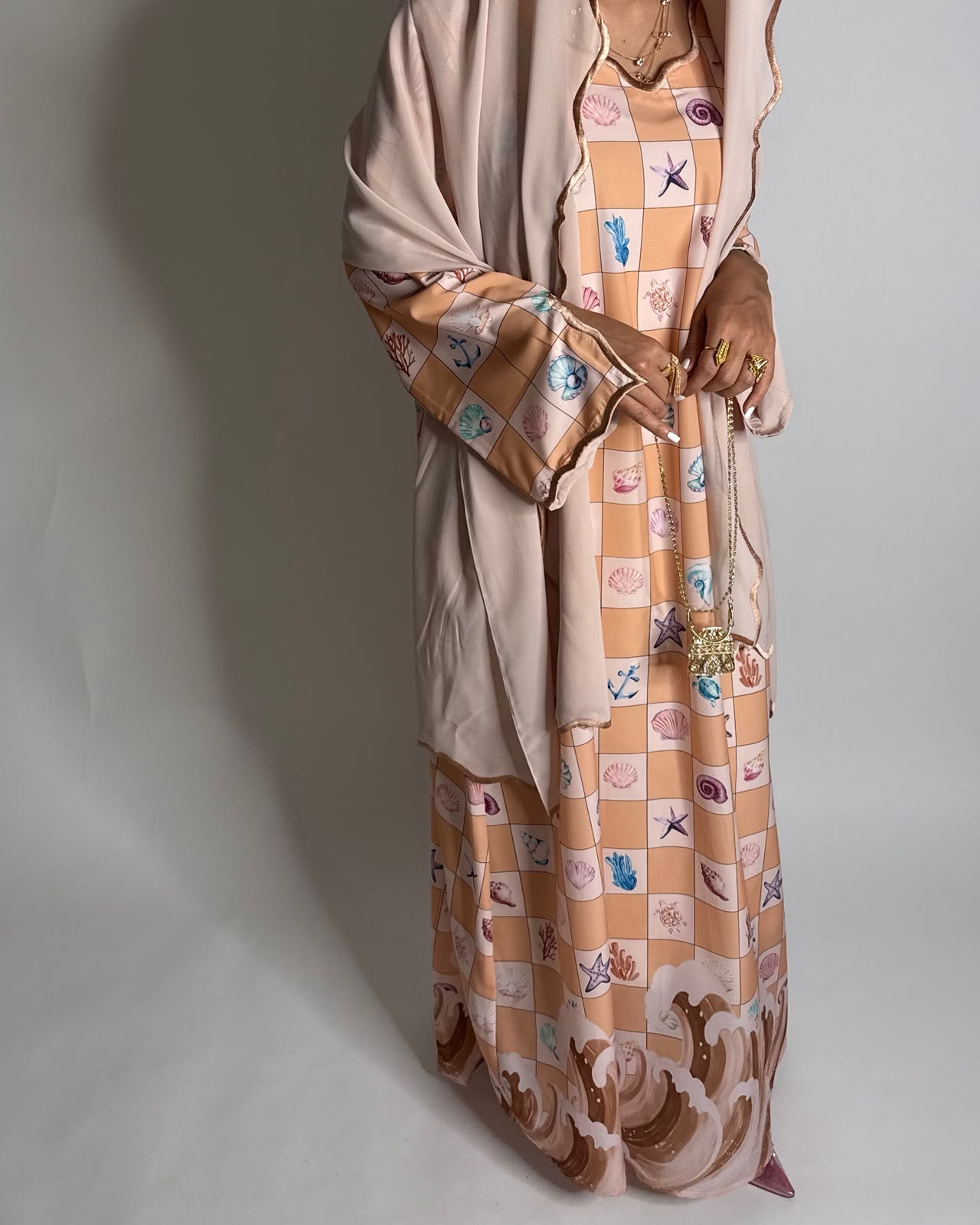A677 - Peach & Beige Waves Checkered Jalabiya & Matching Head Scarf