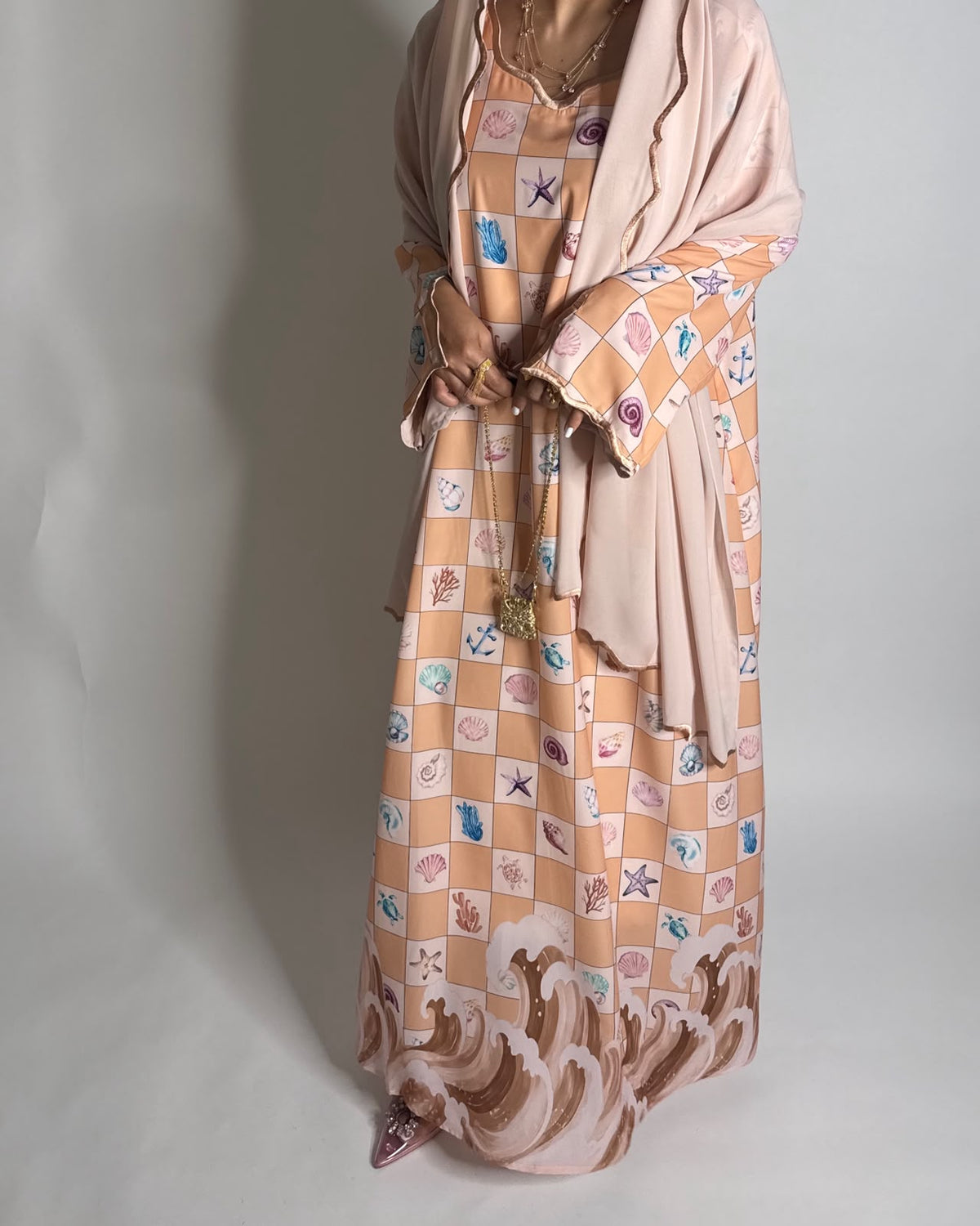 A677 - Peach & Beige Waves Checkered Jalabiya & Matching Head Scarf