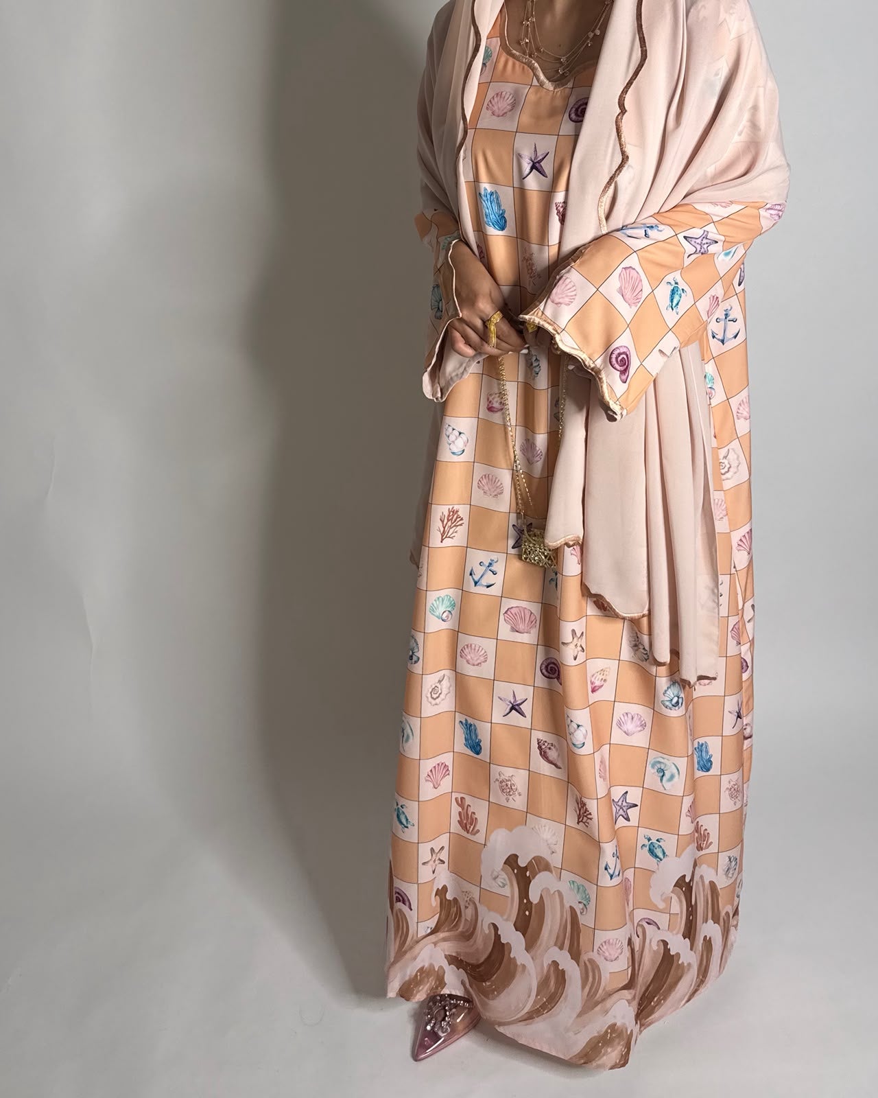 A677 - Peach & Beige Waves Checkered Jalabiya & Matching Head Scarf