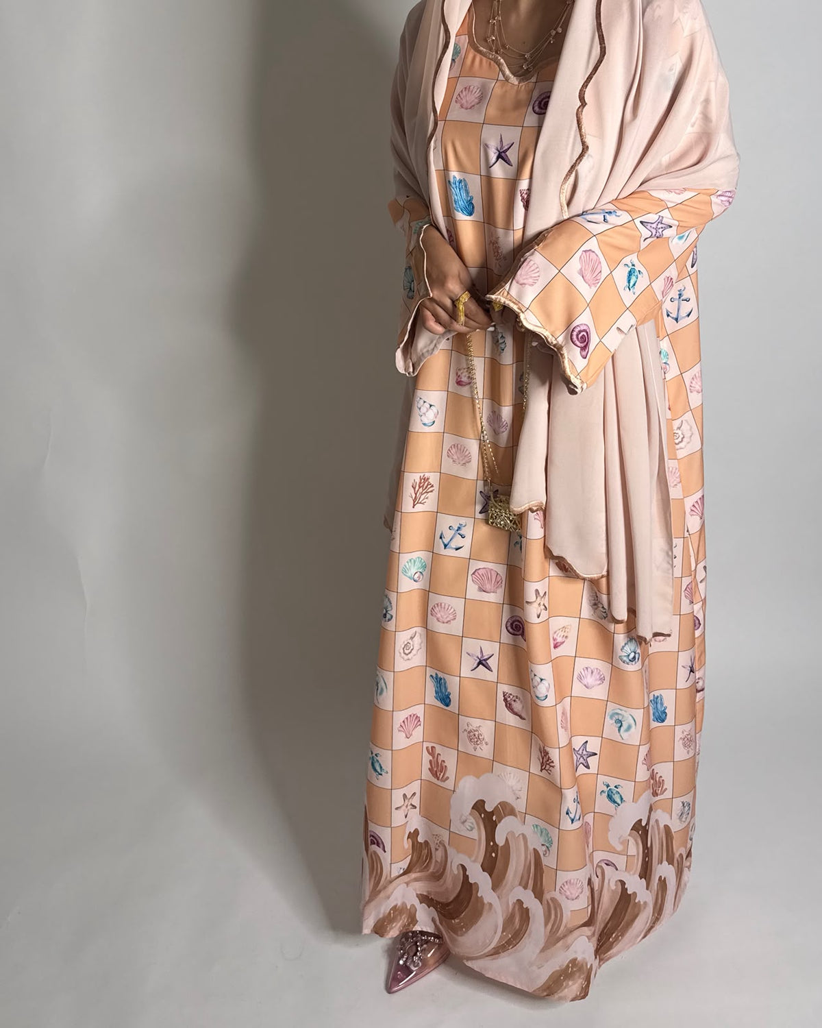 A677 - Peach & Beige Waves Checkered Jalabiya & Matching Head Scarf
